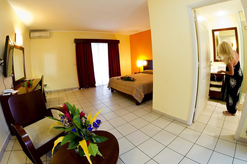 Koniambo Hotell Koné Rum bild